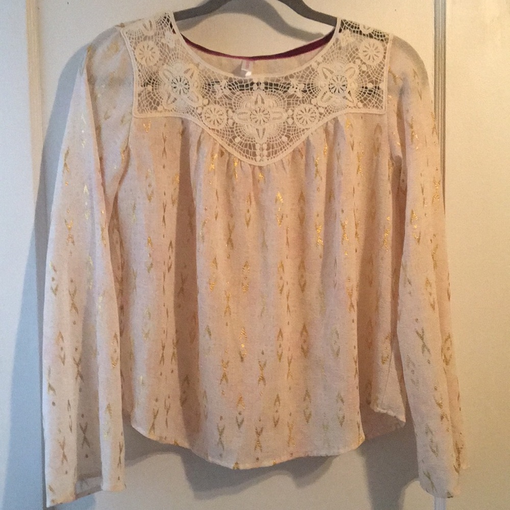 Light pink, gold & cream blouse. Size Small.